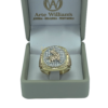 ANILLO DE HOMBRE EN TRES OROS DE 18 KTES. CON LA FIGURA DE UN TORO - Imagen 2