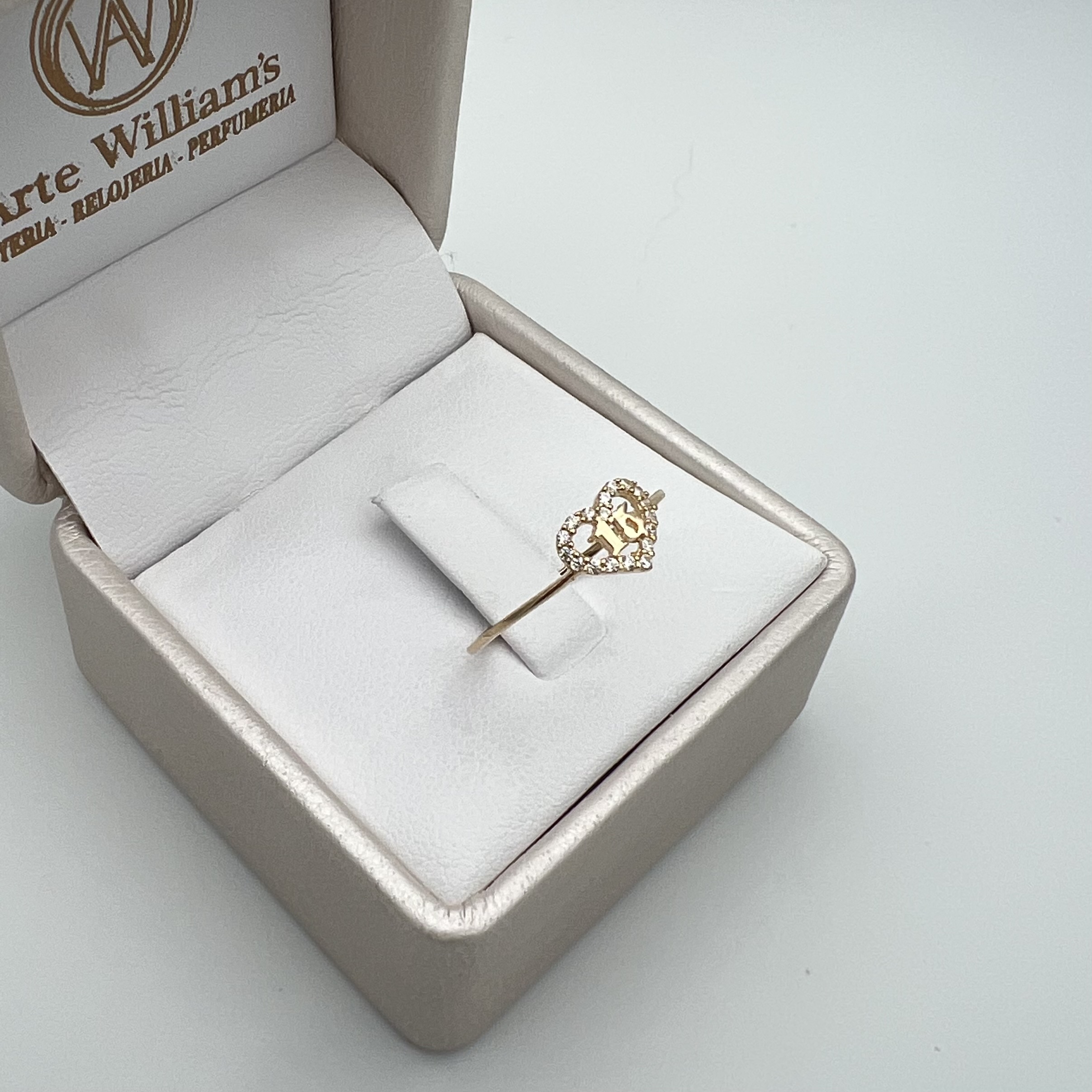 ANILLO CORAZÓN 15 AÑOS EN ORO